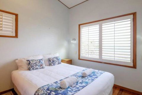 Claytons 9 - Accommodation Main Beach 0