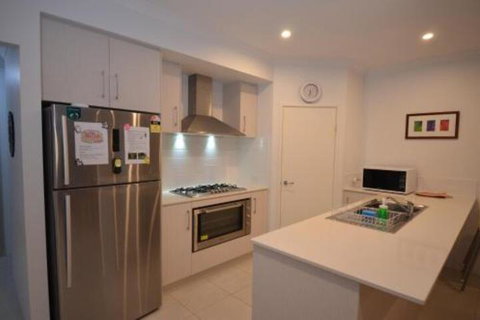 Park View Modern House - Accommodation Main Beach 3