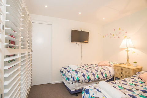 Ultimate Sandringham Beach Front Luxury House - Accommodation Main Beach 6