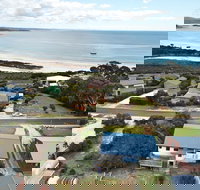 Lazy Wave Beach House - Accommodation Main Beach