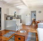 Enjoy the soothing sea breeze - Accommodation Main Beach