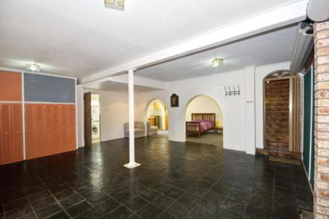 Lazy Daze - Accommodation Main Beach 4