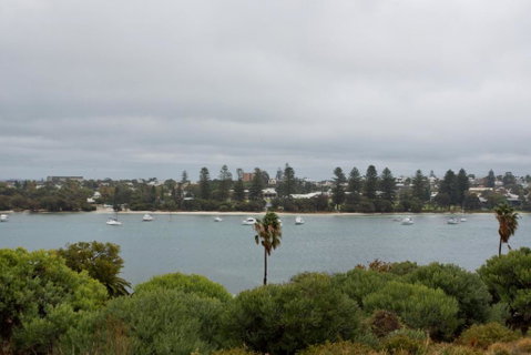 Riverside Arthouse - Accommodation Main Beach 2