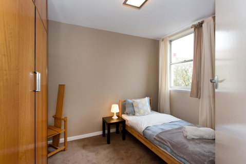 Riverside Arthouse - Accommodation Main Beach 3