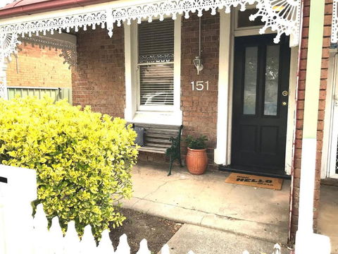 YSG The Edward Townhouse 151 Walk To Town - Accommodation Main Beach 3