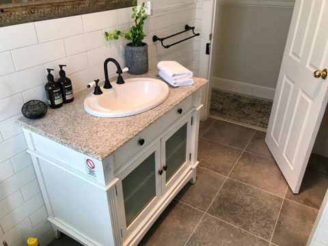 YSG The Edward Townhouse 153 Walk To Town - Accommodation Main Beach 4