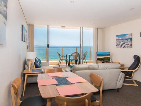 Ebbtide 27 - Accommodation Main Beach 3