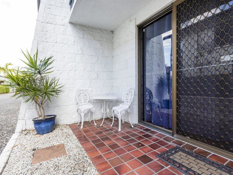 Iluka Villa 1 - Accommodation Main Beach 5