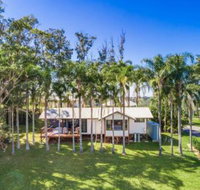 Triloka Lodges - Accommodation Main Beach