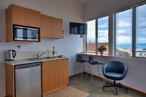 Cloudscape Apartment No 2 - Accommodation Main Beach 4