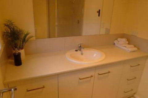 OCEAN BREEZE - Accommodation Main Beach 4