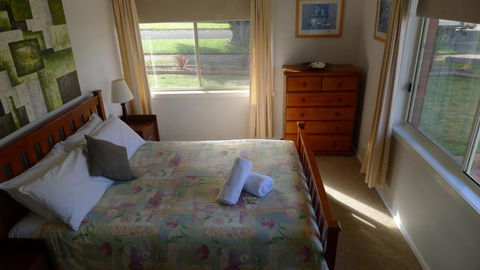 OCEAN VIEWS - Accommodation Main Beach 5