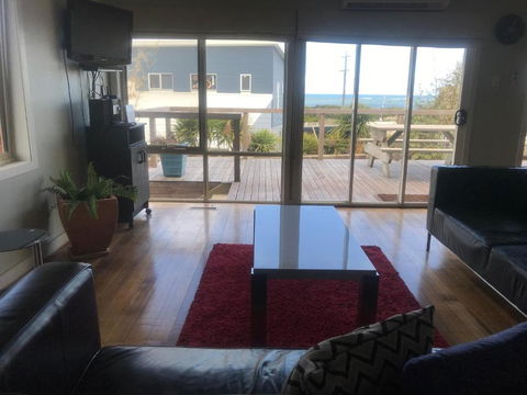 OCEAN VIEWS - Accommodation Main Beach 2