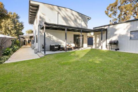 Easy Living Bayside Accommodation - Accommodation Main Beach 4