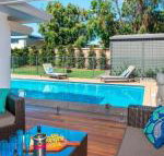 Emerald coastal walk swimming pool pet friendly - Accommodation Main Beach