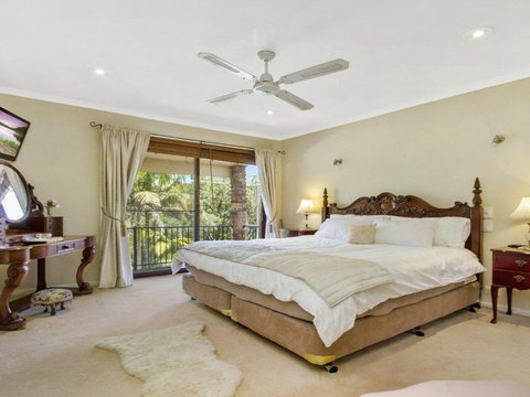 Lumina Luxury Comfort & Lots Of Style - Accommodation Main Beach 4