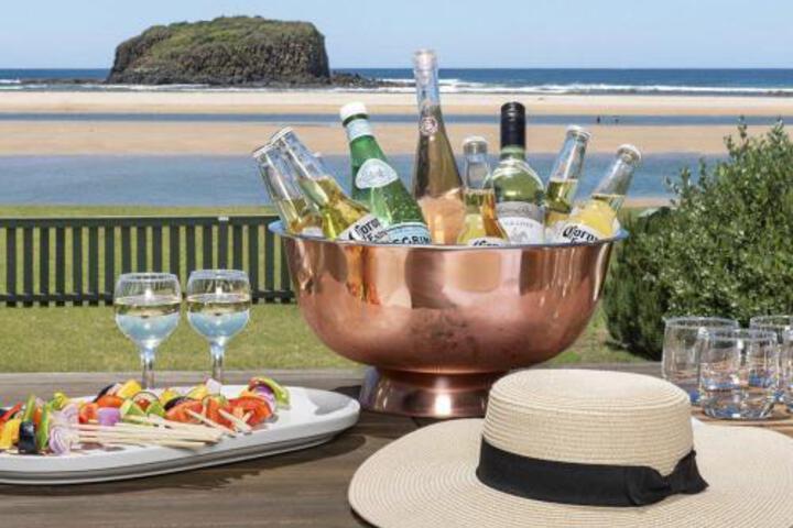 Curramore NSW Accommodation Main Beach