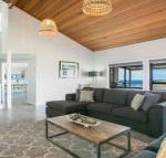 Ohana Oasis front row to reserve beach  ocean - Accommodation Main Beach