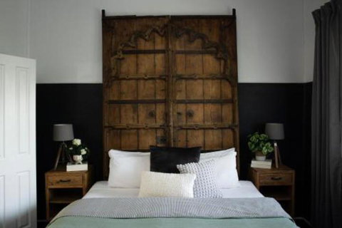 Oscars Garden - Accommodation Main Beach 5