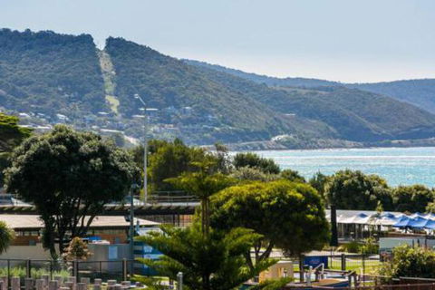 LOUTTIT BAY APARTMENT 1 Free Wifi Ocean Views & The Ultimate Location - Accommodation Main Beach 4
