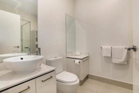 Seaside Apartment Getaway - Accommodation Main Beach 6