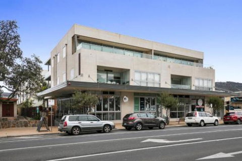 Seaside Apartment Getaway - Accommodation Main Beach 7