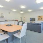 4 Bedroom House Hobart CBD Free Parking - Accommodation Main Beach 0