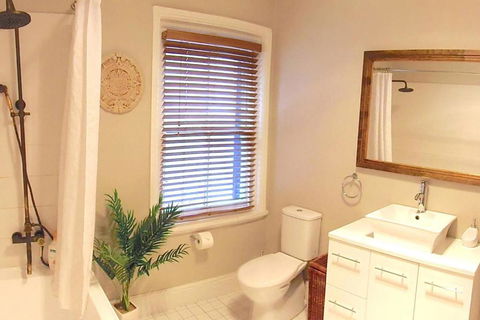 YSG The Edward Townhouses 155 & 157 Steps To Town - Accommodation Main Beach 6