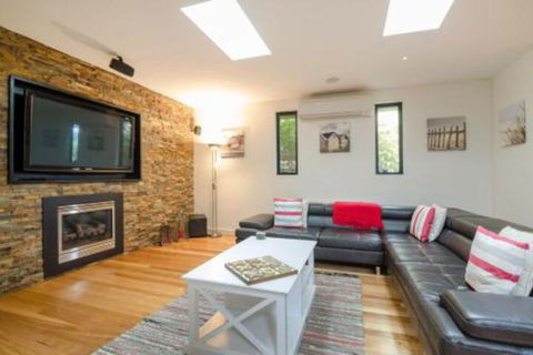PIER 55 DROMANA... - Accommodation Main Beach 0