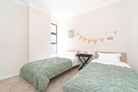 SP246 Brandnew Modern Apt In Penrith With Parking - Accommodation Main Beach 2