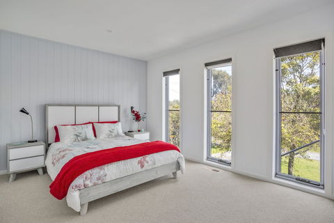 Sunshine Beach House Brand New Stunning - Accommodation Main Beach 0
