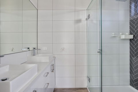 Sunshine Beach House Brand New Stunning - Accommodation Main Beach 6