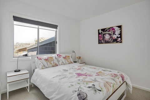 Sunshine Beach House Brand New Stunning - Accommodation Main Beach 2
