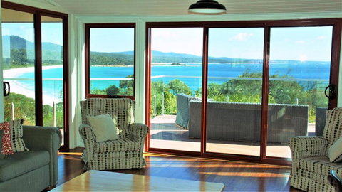 DOLPHIN LOOKOUT COTTAGE Amazing Views Of The Bay Of Fires - Accommodation Main Beach 3