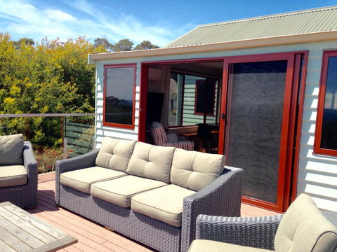 DOLPHIN LOOKOUT COTTAGE Amazing Views Of The Bay Of Fires - Accommodation Main Beach 4