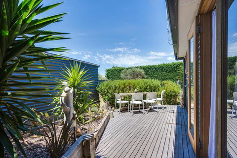 The Sanctuary Studio - Accommodation Main Beach 2