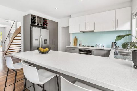 BANGALOW MORNINGTON - Accommodation Main Beach 2