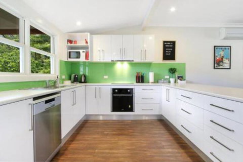 Indies Run - Accommodation Main Beach 5