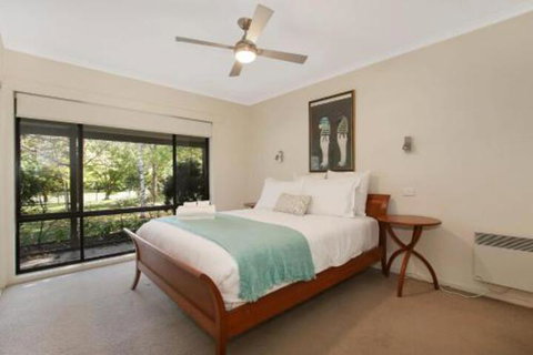 Alpine Streamside - Accommodation Main Beach 0