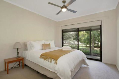 Alpine Streamside - Accommodation Main Beach 5
