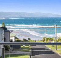 SEA SPECTACULAR seconds from the beach - Accommodation Main Beach