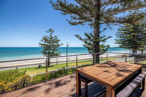 ULTIMA At The Bay Glenelg Absolute Beachfront - Accommodation Main Beach 4