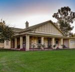 The Jazz B  B - Accommodation Main Beach