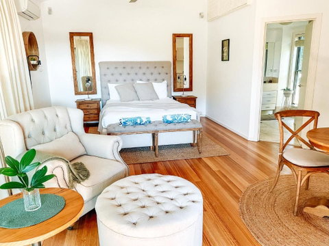 Ivory Villas - Accommodation Main Beach 5