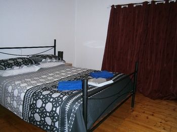 Aussie Bacon & Eggs Cottages - Accommodation Main Beach 6