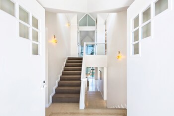 Sunshine Villa At Sanctuary Cove - Accommodation Main Beach 5