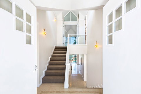 Sunshine Villa At Sanctuary Cove - Accommodation Main Beach 4