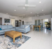 Sandy Decks - Accommodation Main Beach
