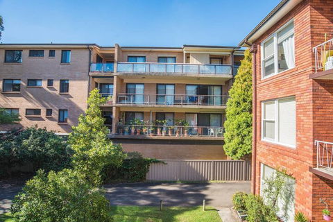 Vibrant And Colorful Apartment In Dollspoint - Accommodation Main Beach 2