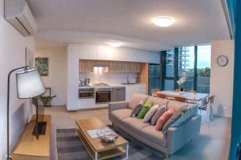 Incredible Riverside Apartment In Brisbane - Accommodation Main Beach 7